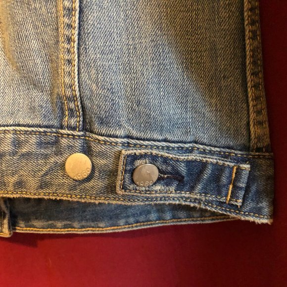 GAP WOMEN' S 1969 CLASS DISTRESSED DENIM JEAN JACKET SIZE EXTRA SMALL  XS NWOT - Picture 15 of 16